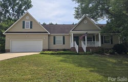 2393 Oxford Circle, Lancaster, SC 29720