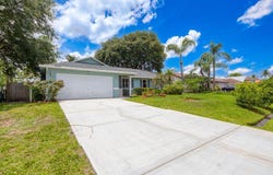 208 SE Sims Circle, Port Saint Lucie, FL 34984