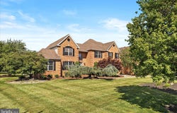4 SHERWOOD LANE, COLUMBUS, NJ 08022