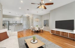 1302 Four Seasons Dr, Wayne Twp., NJ 07470