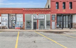 255 Main Street, Holt, MO 64048