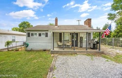 2505 Marshall St, Maryville, TN 37804