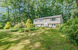 22 Colonial Drive, Kennebunk, ME 04043