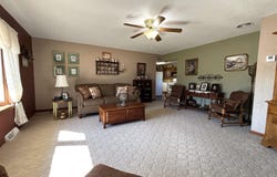 317 E 9th St, Miller, SD 57362
