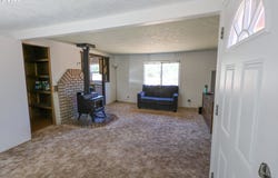 77588 HIGHWAY 216, Maupin, OR 97037