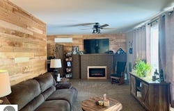 1307 S State Road, Ithaca, MI 48847