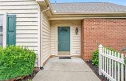 37 Village Court, Columbiana, OH 44408