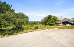 22400 Neilston DR, Spicewood, TX 78669