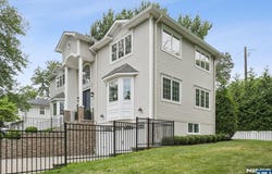 39 Drury Lane, Demarest, NJ 07627