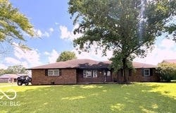 1328 N 300 E, Anderson, IN 46012