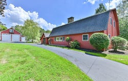 95 Charlton Rd, Dudley, MA 01571