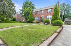 409 COLONIAL PARK DR, SPRINGFIELD, PA 19064