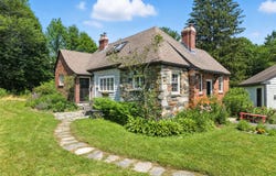 137 Middle Road, Cumberland, ME 04021