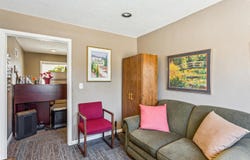 111 E 30th Ave, Hutchinson, KS 67502