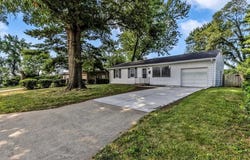 2409 NE 63rd Place, Gladstone, MO 64118