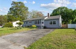 121 Ingersoll Avenue, Warwick, RI 02886