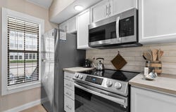225 Lower Emerald Bay Circle, Hollister, MO 65672