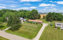 1133 Scenicrest Street NW, Uniontown, OH 44685