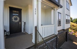 840 CHIKAMIN LOOP, Silverton, OR 97381
