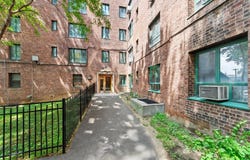 2200 E Tremont Avenue, Bronx, NY 10462
