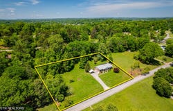 1328 Hillvale Rd, Louisville, TN 37777