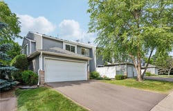 2001 Gresham Avenue N, Oakdale, MN 55128
