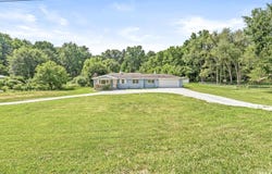 21466 Ireland Road, South Bend, IN 46614