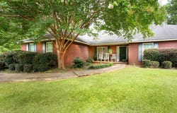 213 Woodhill Cir, Eufaula, AL 36027