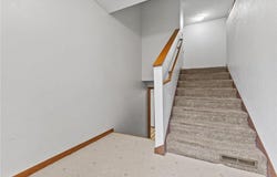 207 4th Avenue NE, Hutchinson, MN 55350