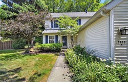 5815 Pineview Lane, Willoughby, OH 44094
