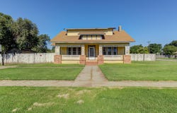 913 Galveston, Plainview, TX 79072