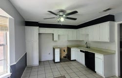 104 Holly Circle, Levelland, TX 79336