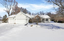 655 W Thrush Avenue, Crestline, OH 44827