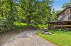 1640 DUNKLEBERGER ROAD, ELLIOTTSBURG, PA 17024