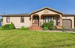 128 Arbor Terrace, Tiverton, RI 02878