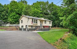 411 Fair Oaks Road, Middletown, NY 10940