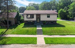 246 Crestwood Drive, Hobart, IN 46342