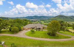 375 BELLA HILLS LN, Roseburg, OR 97471