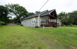 203 North Texas Street, Madisonville, TX 77864
