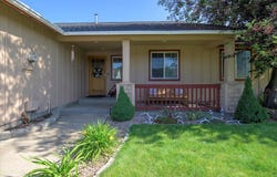 2201 SW Stonehedge Court, Redmond, OR 97756