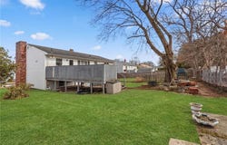 84 North View Avenue, Cranston, RI 02920