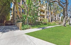 411 N Oakhurst Drive, Beverly Hills, CA 90210