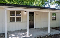 814  W Chickasaw  AVE, Sallisaw, OK 74955