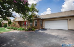 77 Valley Way Circle SE, Huntsville, AL 35802