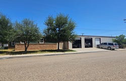 121 W 8th St, McCamey, TX 79752