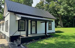 305 E Jefferson Street, Edwardsport, IN 47528