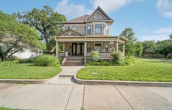 1919 W Douglas Ave, Wichita, KS 67213