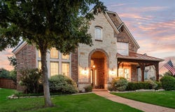 9024 Thompson Drive, Lantana, TX 76226