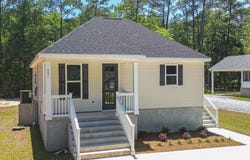 807 Bay Street, Ocean Springs, MS 39564