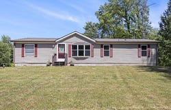 45199 40th Street, Paw Paw, MI 49079